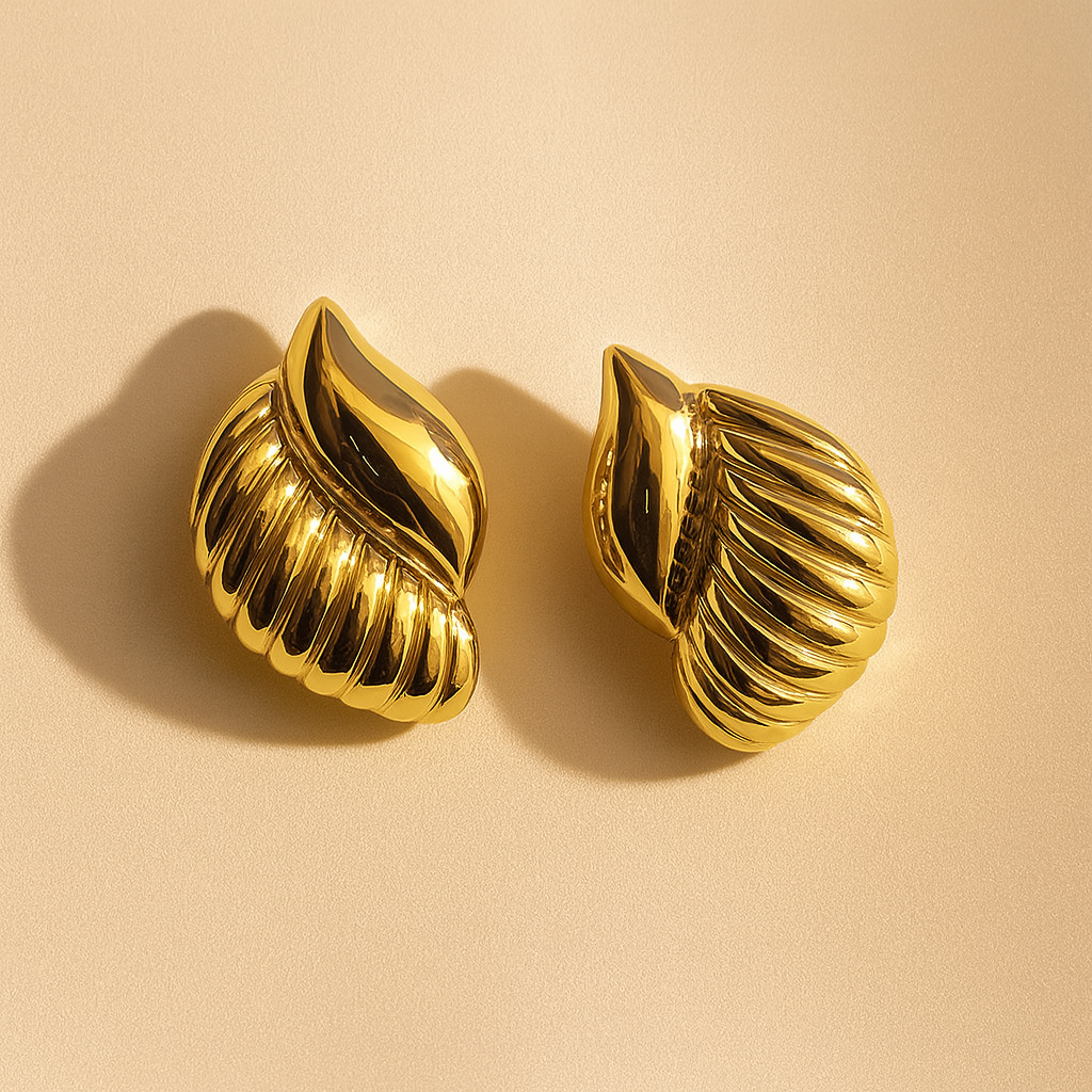 Curve Ribbed Studs